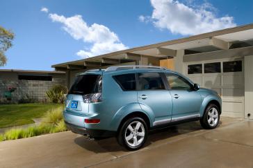 2007 Mitsubishi Outlander.