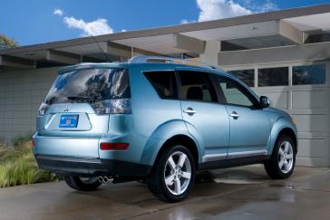 2007 Mitsubishi Outlander.