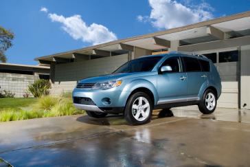 2007 Mitsubishi Outlander.